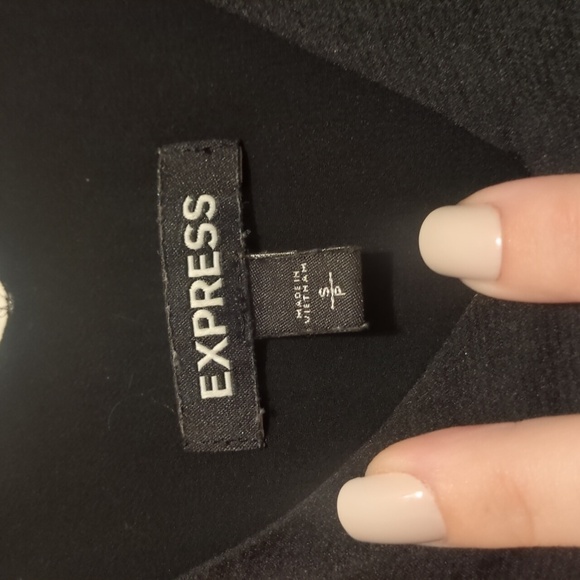 Express women's black satin loose fitting sleeveless tank top 📸 - Picture 7 of 10